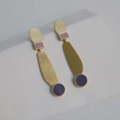 Boutiques de musées Boucles D'Oreilles-Boucles d'oreilles dorées collage lila - Joidart