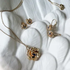 Best Boutiques de musées Boucles d'oreilles puces Rose de Cluny