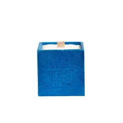 Hot Boutiques de musées Bougie Cube - Béton Bleu 250g
