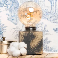 Hot Boutiques de musées Lampe Béton Patiné - Béton Anthracite & Patine Dorée