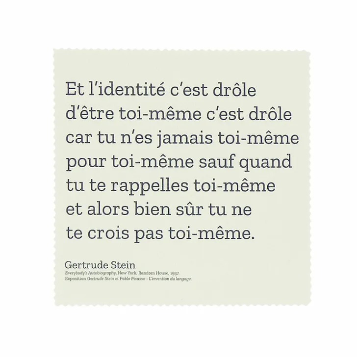 New Boutiques de musées Microfibre citation Gertrude Stein - Et l'identité c'est drôle... - 14x14 cm