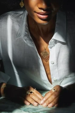 Boutiques de musées Colliers Et Pendentifs-Pendentif Rinceaux