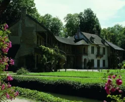 Boutiques de musées Panneaux Aluminium|Panneaux Acryliques-Vue extérieure du petit Trianon : la maison de la Reine et le billard (panneaux aluminium)