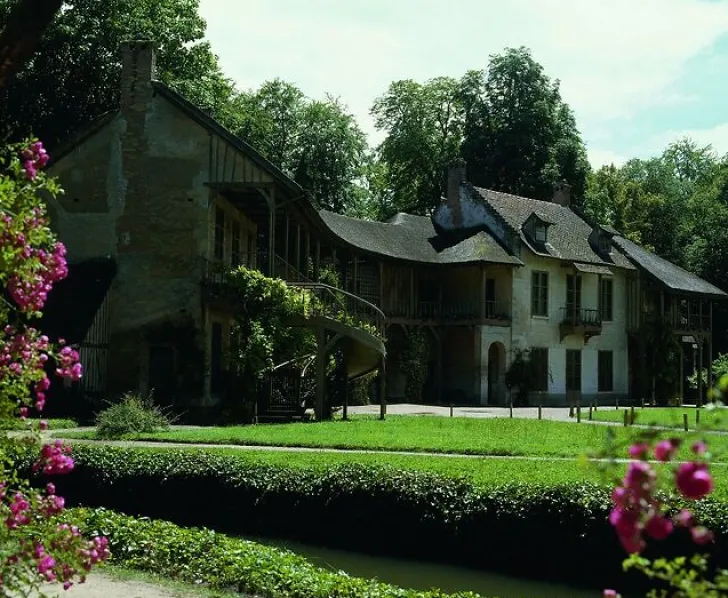 Clearance Boutiques de musées Vue extérieure du petit Trianon : la maison de la Reine et le billard (toiles sur châssis)